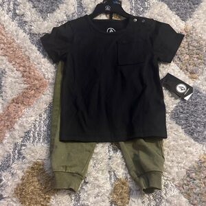 Volcom Black T-Shirt with Pocket